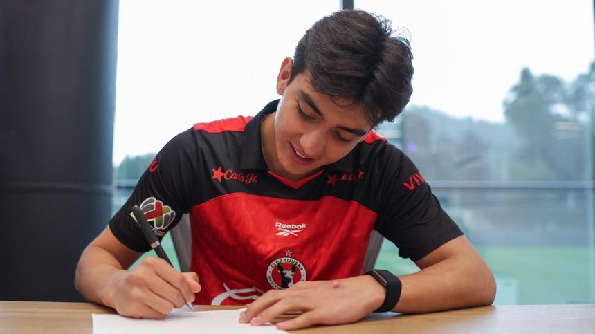 Gilberto Mora firmó renovación de contrato con Xolos de Tijuana | XOLOS
