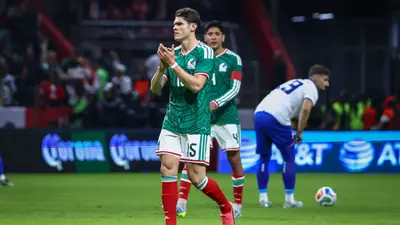 ¿Sin lateral derecho definido? Israel Reyes espera ser el titular en la inauguración del Mundial