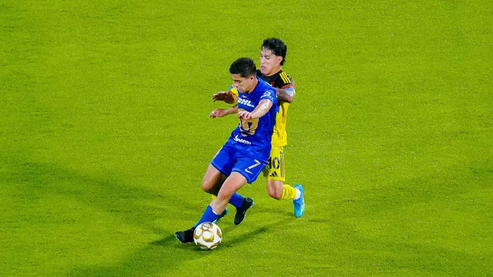 Rodrigo López con Pumas en la Liga MX | IMAGO 7
