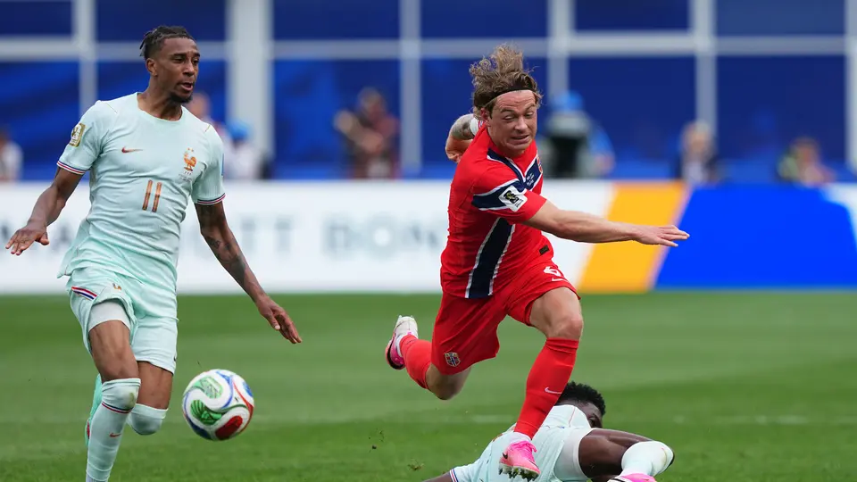 Patrick Berg en partido contra Francia | AP