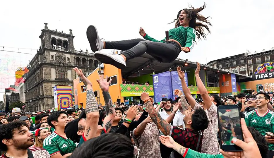 FIFA Fan Festival del Zócalo capitalino fue el centro de la fiesta mundialista en México / @MexicoCity26