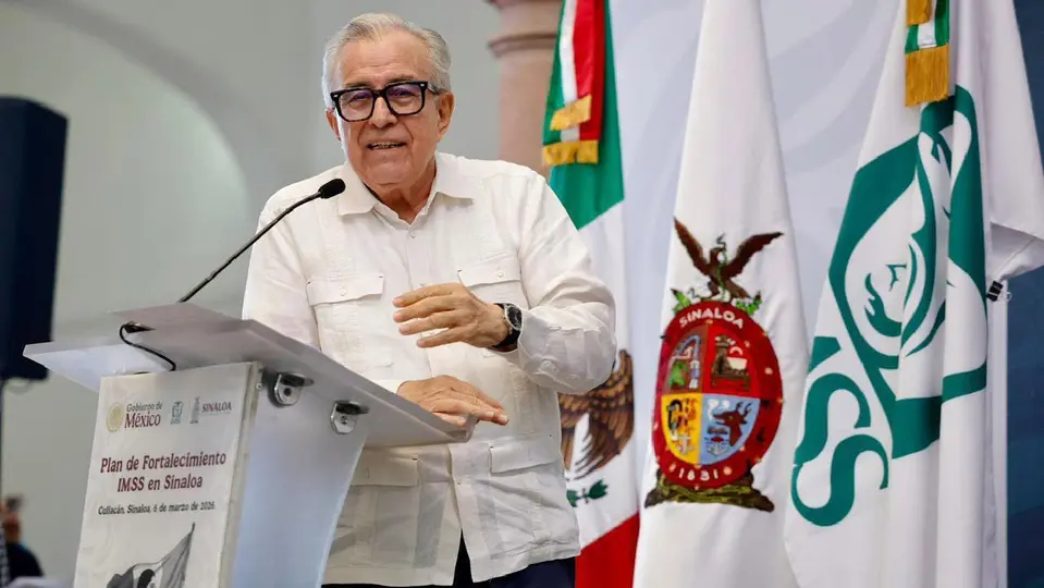 Rocha Moya regresó a la gubernatura de Sinaloa el 21 de agosto, luego de permanecer más de tres meses separado temporalmente del cargo. / FB: @RochaMoyaR