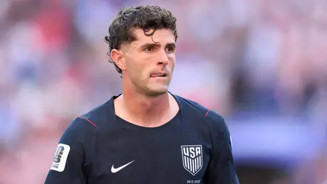 ¿Sin delanteros? AC Milan en incertidumbre por la lesión de Pulisic previo al inicio de la Serie A
