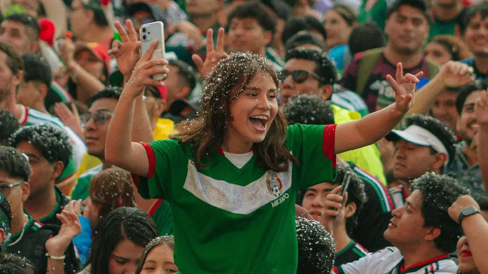 Aficionados disfrutan su estancia en el FIFA Fan Fest de la Ciudad de México / @MexicoCity26