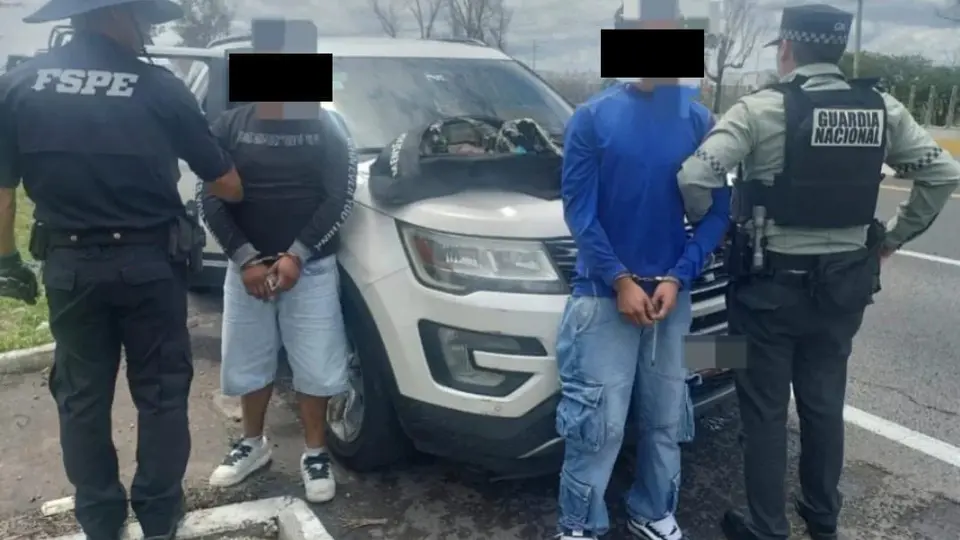 En Apaseo El Grande se aseguró una bolsa con gran cantidad de dinero; dos personas detenidas por FSPE / @FSPE_Gto