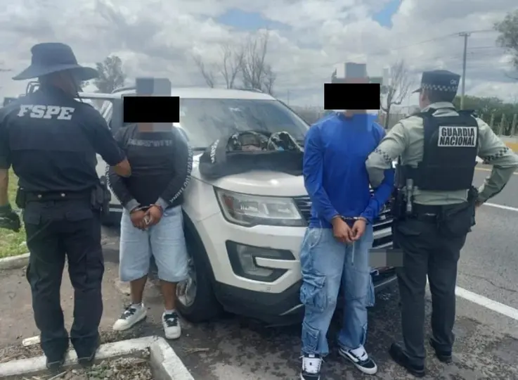 En Apaseo El Grande se aseguró una bolsa con gran cantidad de dinero; dos personas detenidas por FSPE / @FSPE_Gto