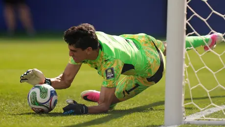 Pese a derrota de Marruecos, Bono igualó récord mundialista ante Francia