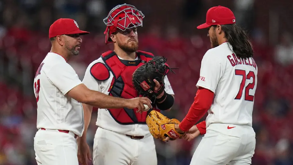 Luis Gastélum con los Cardinals |AP