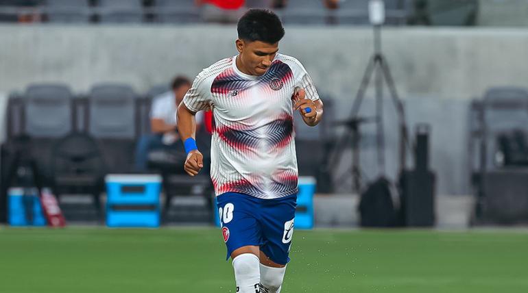 Jesús Gallardo calentando antes de enfrentar a Los Ángeles FC | x:@TolucaFC