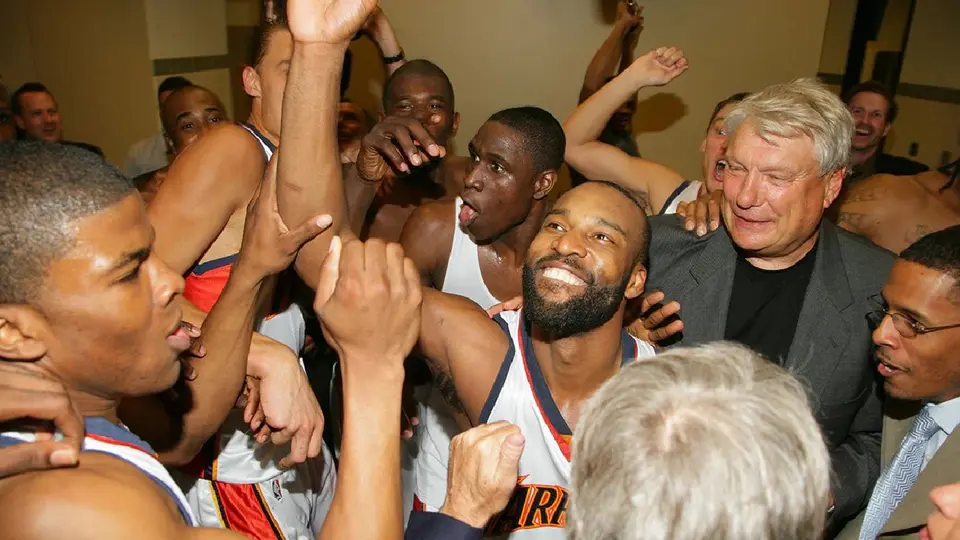 Don Nelson, entonces entrenador | X:WarriorsLatam_