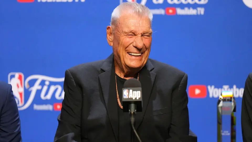 Fallece legendario entrenador de los Celtics de Boston a los 86 años