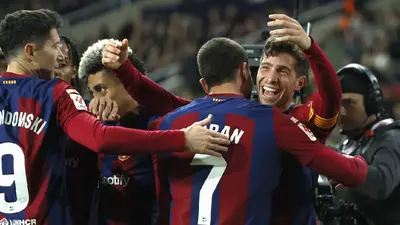 Ex figura del Barcelona será nuevo compañero del Chucky Lozano