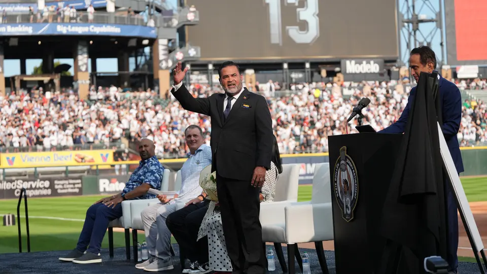 Ozzie Guillén fue homenajeado por los White Sox | AP