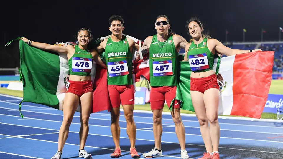 Equipo mexicano en la prueba de relevos mixtos 100m en Santo Domingo 2026 | MEXSPORT