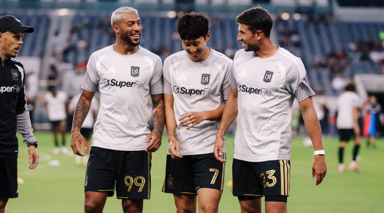 Los Ángeles FC calentando antes de enfrentar a Toluca | x: @LAFC