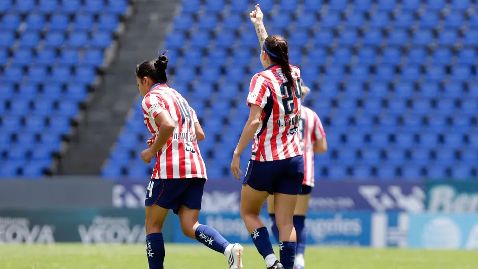 Alicia Cervantes en celebración con Chivas ante Puebla en el Apertura 2026 | IMAGO 7