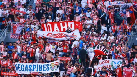 Juego de Chivas ante Dallas se detuvo por grito homofóbico