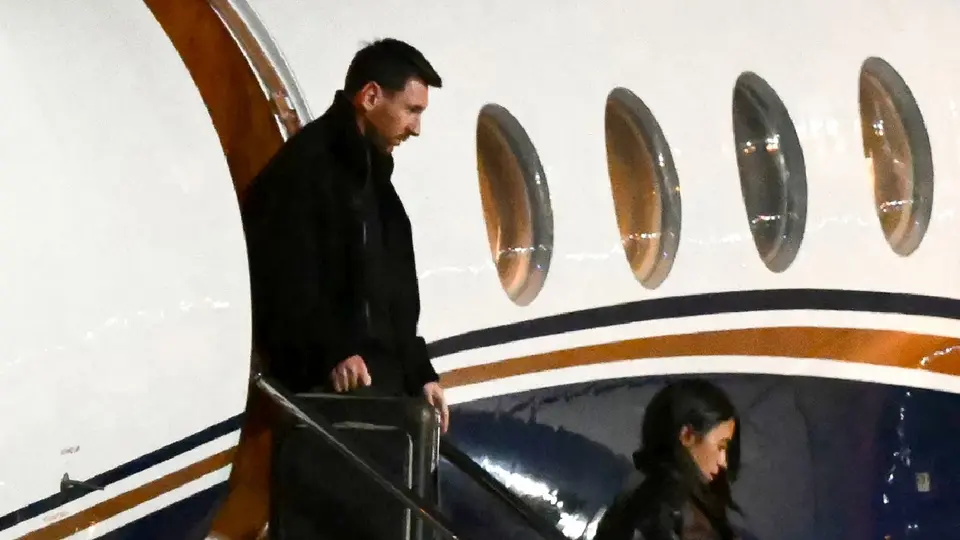 Lionel Messi llega a Rosario para despedir a su padre