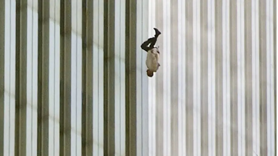 Los atentados del 11 de septiembre provocaron cambios profundos en la seguridad aérea, la inteligencia y la política exterior de Estados Unidos./ AP