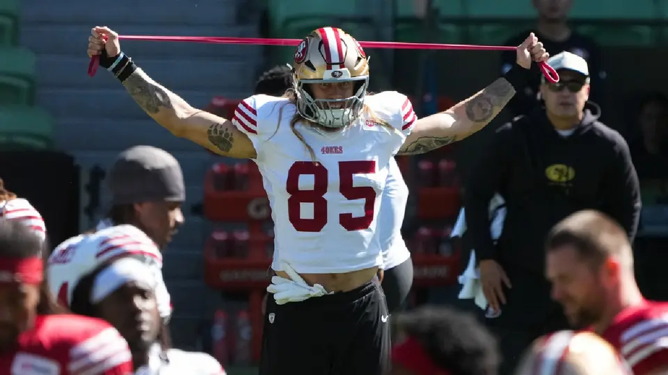 George Kittle, ala cerrada de los 49ers en un entrenamiento en Australia | AP