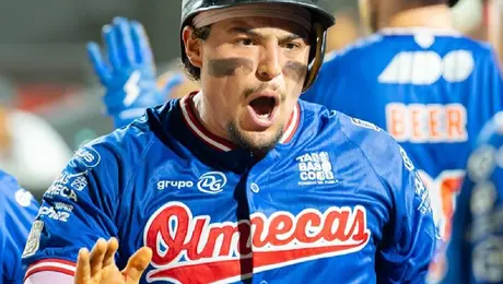 Olmecas pegan primero y se llevan el Juego 1 de la Serie del Rey 2026