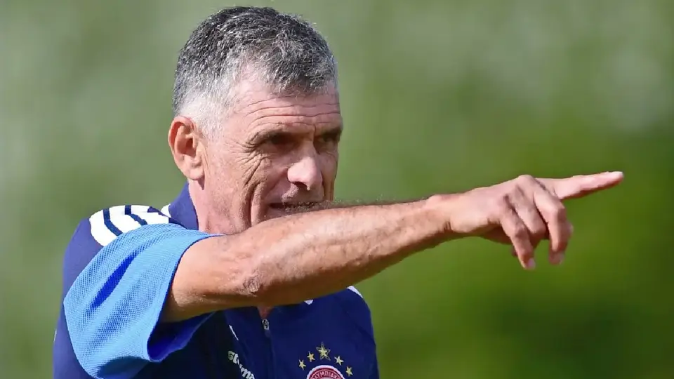Armando González se queda sin DT: José Luis Mendilibar deja al Olympiacos