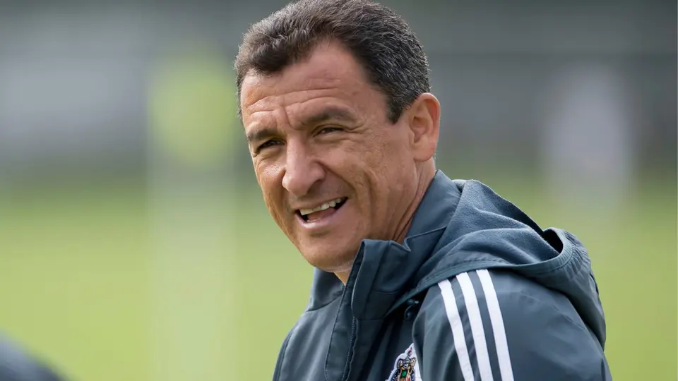 Juan Carlos Ortega como parte del cuerpo técnico de Chivas | MEXSPORT