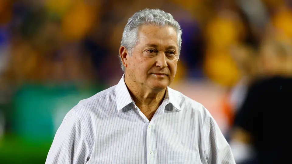Víctor Manuel Vucetich, entrenador de Tigres en un partido en El Volcán | IMAGO7
