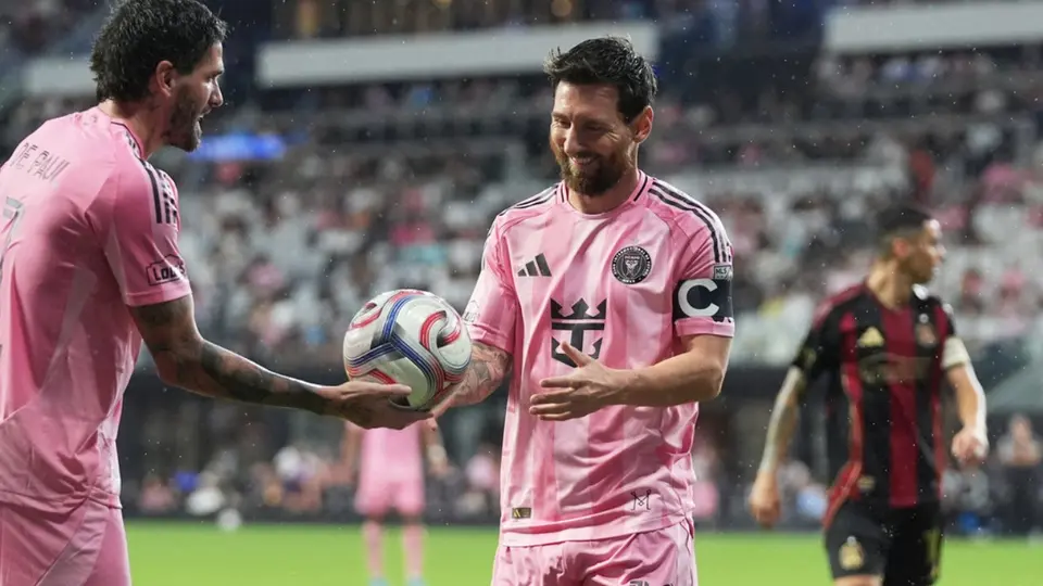 Lionel Messi alcanza acuerdo para comprar a equipo español de segunda división