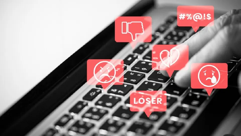 México prepara nuevas medidas para reforzar la seguridad de niñas, niños y adolescentes en internet / Magnific