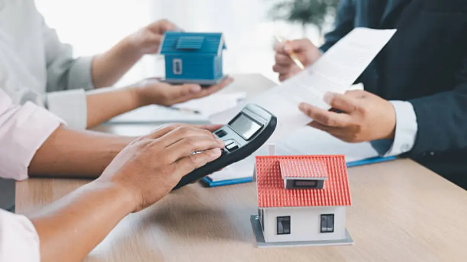 El impuesto predial se calcula con base en el valor catastral de cada inmueble. / iStock