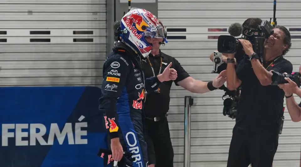 Max Verstappen consigue la pole para la sprint en Singapur | AP