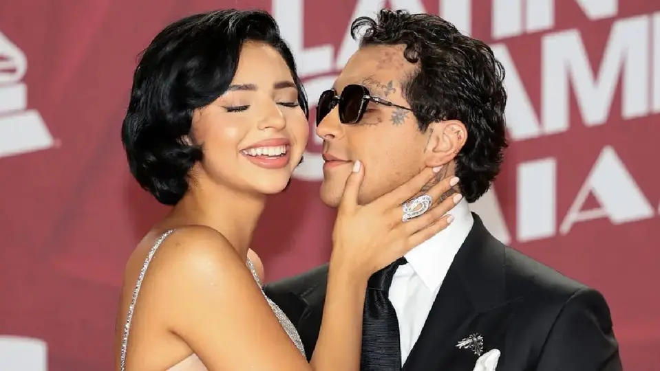 Christian Nodal dedicó públicamente un romántico mensaje a su esposa / Especial