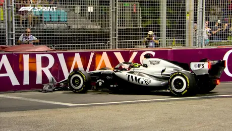 Checo Pérez choca en Singapur y saldrá desde lugar 20 en Sprint; Verstappen logra la pole