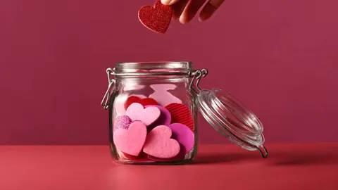 Cenas temáticas, escapadas cortas y actividades creativas destacan entre las propuestas para celebrar San Valentín./ Pixabay