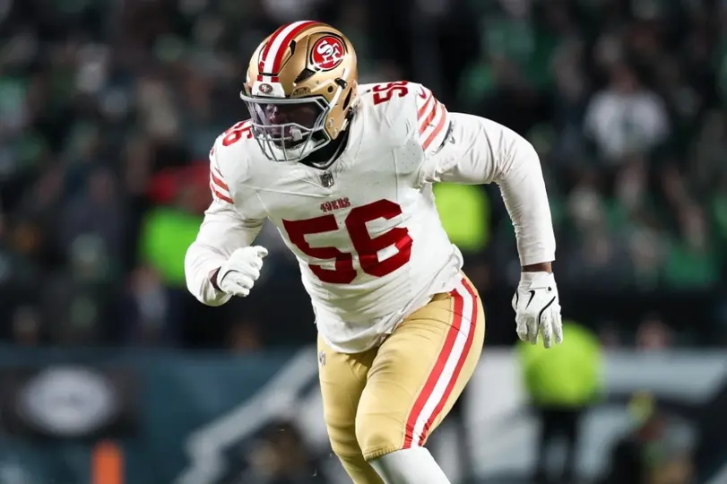 Keion White durante el partido de los San Francisco 49ers contra los Philadelphia Eagles en la Ronda de Comodines | AP