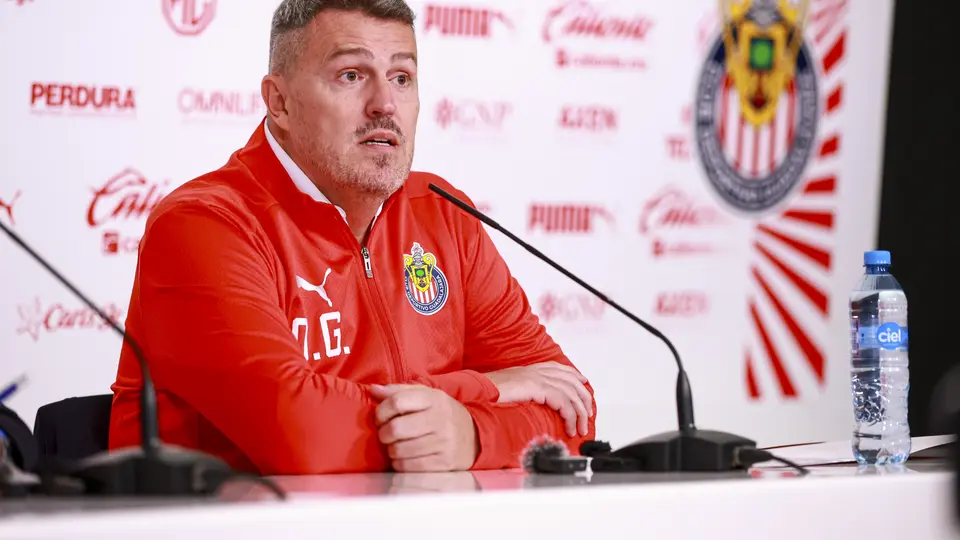 Óscar García durante su presentación como técnico de Chivas en 2024 | MEXSPORT