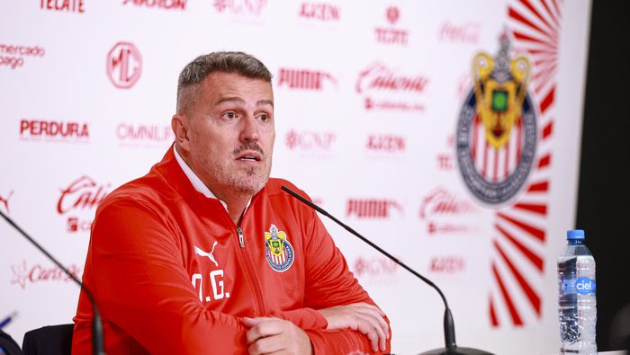 Óscar García durante su presentación como técnico de Chivas en 2024 | MEXSPORT