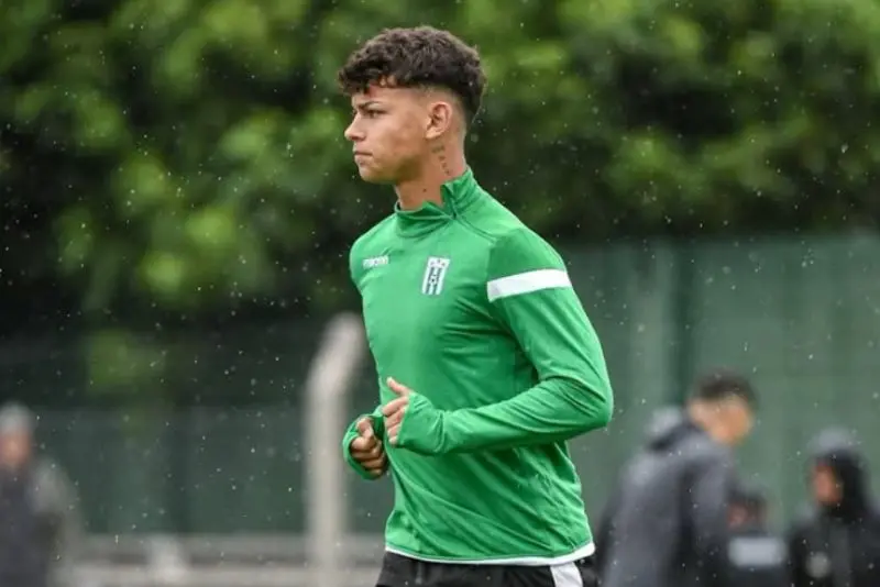 Espinosa es nuevo jugador de América | IG: @thiagoo_814