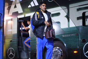 Nicolás Ibáñez en su llegada con Tigres a un partido de la Liga MX | IMAGO 7
