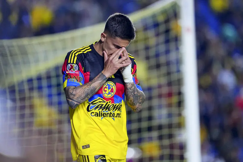 Brian Rodríguez lamentando una falla en el duelo ante Rayados | Imago7