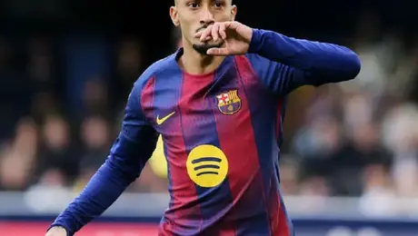 Raphinha explota contra el arbitraje en el partido contra Girona: "Es muy difícil jugar cuando las reglas son diferentes"