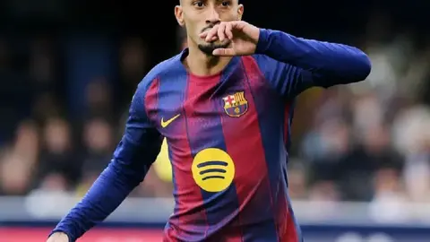 Raphinha explota contra el arbitraje en el partido contra Girona: "Es muy difícil jugar cuando las reglas son diferentes"