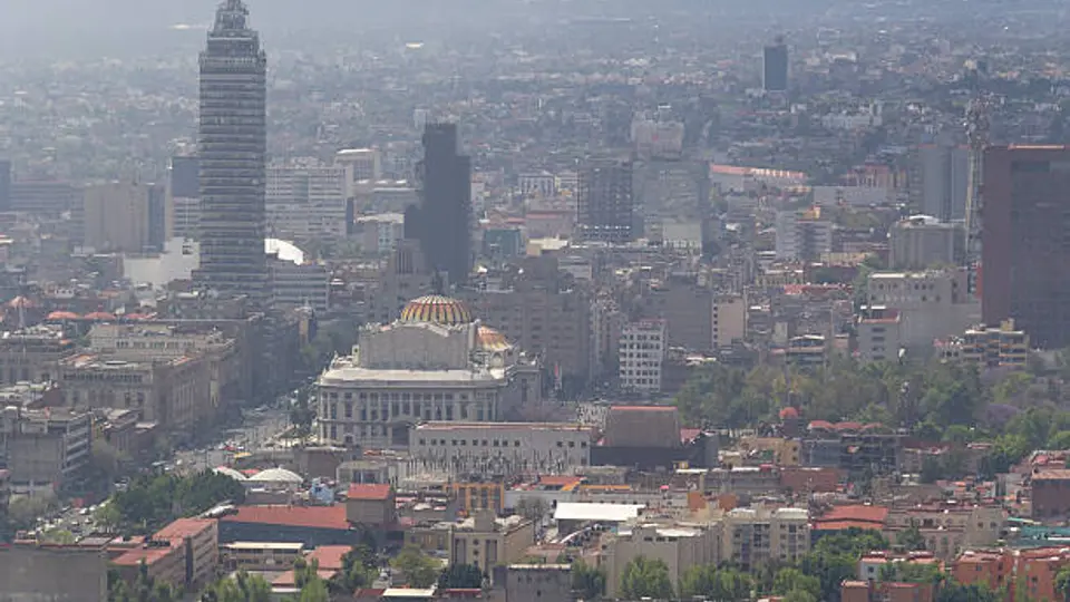 La CAMe alertó por una semana con mala calidad del aire en la CDMX y el Valle de México debido a condiciones meteorológicas adversas. / iStock