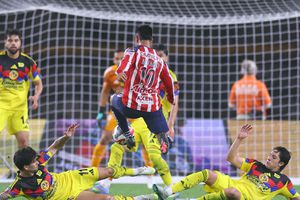 Clásico Nacional: ¿Quién es favorito para el Chivas vs América de acuerdo con Caliente?