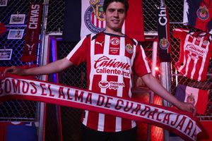 ¡Oficial! Jonathan Pérez es nuevo refuerzo de Chivas