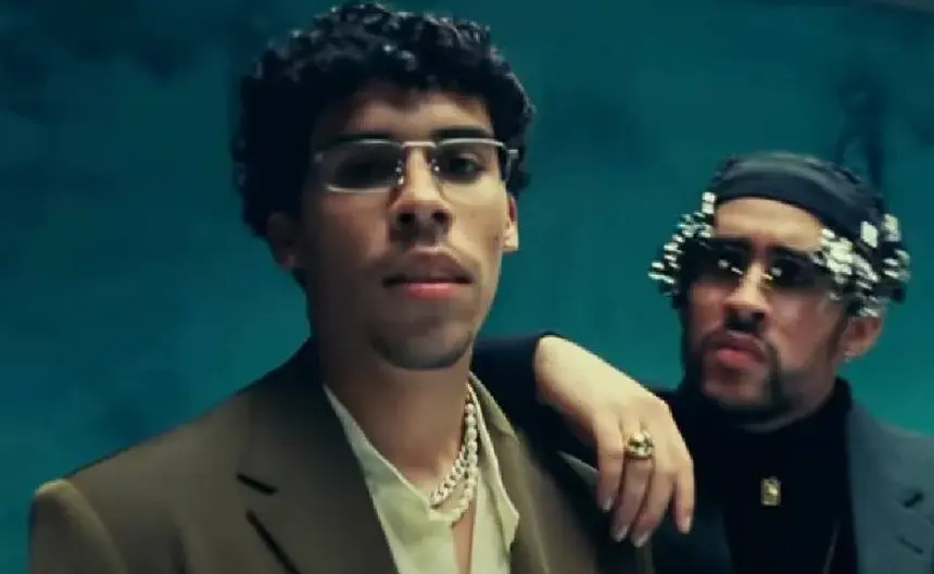 Bernie Martínez Ocasio, hermano de Bad Bunny, ha llamado la atención por su incursión en el mundo de la moda y el modelaje./ RS