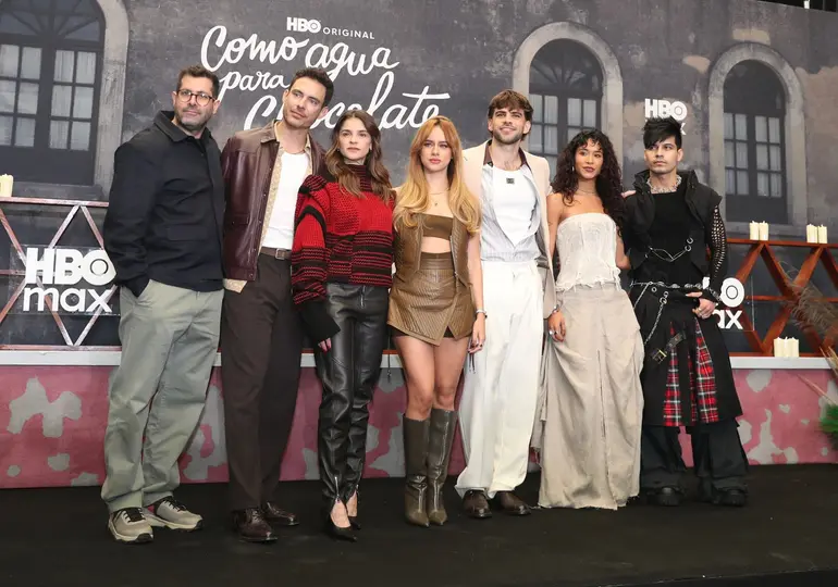 El elenco y director compartieron detalles de la segunda temporada durante la conferencia de prensa. / Georgina Sánchez