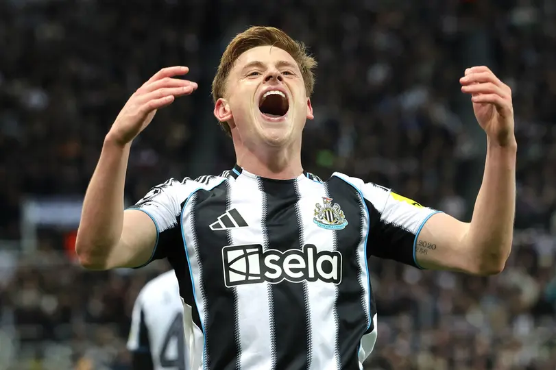 Harvey Barnes celebra su gol con Newcastle ante Barcelona en Octavos de Final de Champions League | AP
