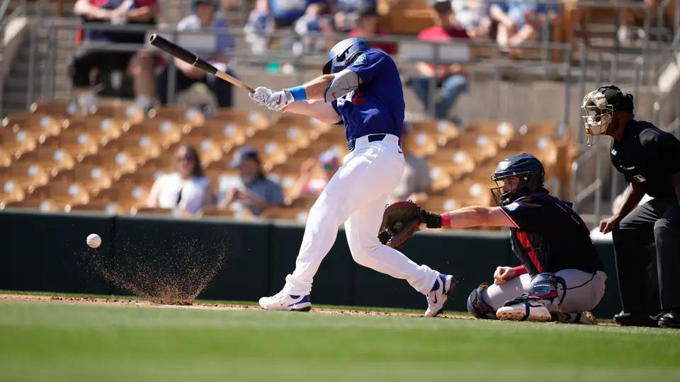 Will Smith bateando con Los Dodgers l AP